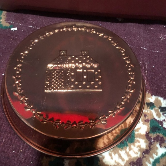 Vintage copper jello mold, brass hook, tin lining- kitchen wall display - used - Picture 5 of 8